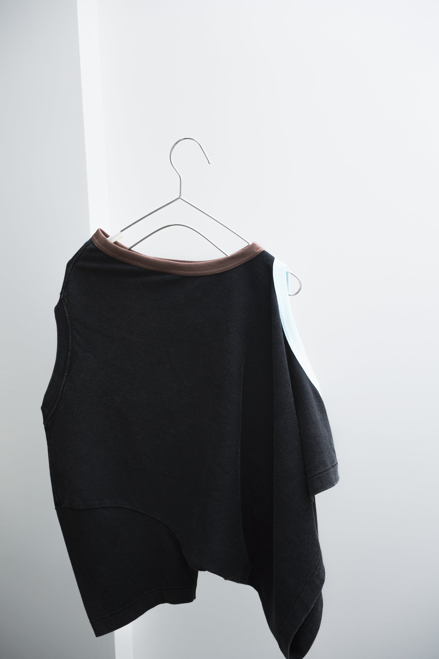 TWO TONE ASYMMETRY T-SHIRT