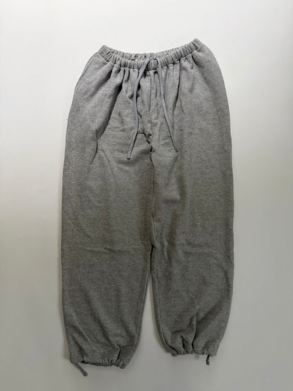 LOOSE SWEAT PANTS