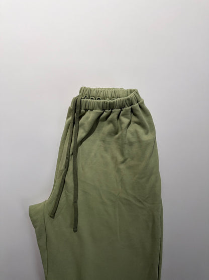 LOOSE SWEAT PANTS