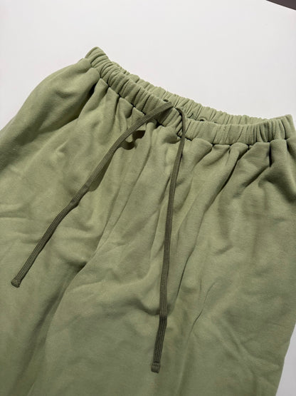 LOOSE SWEAT PANTS