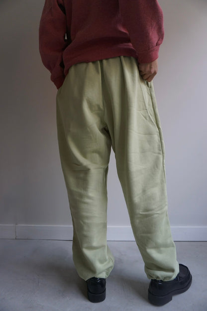 LOOSE SWEAT PANTS