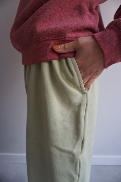 LOOSE SWEAT PANTS