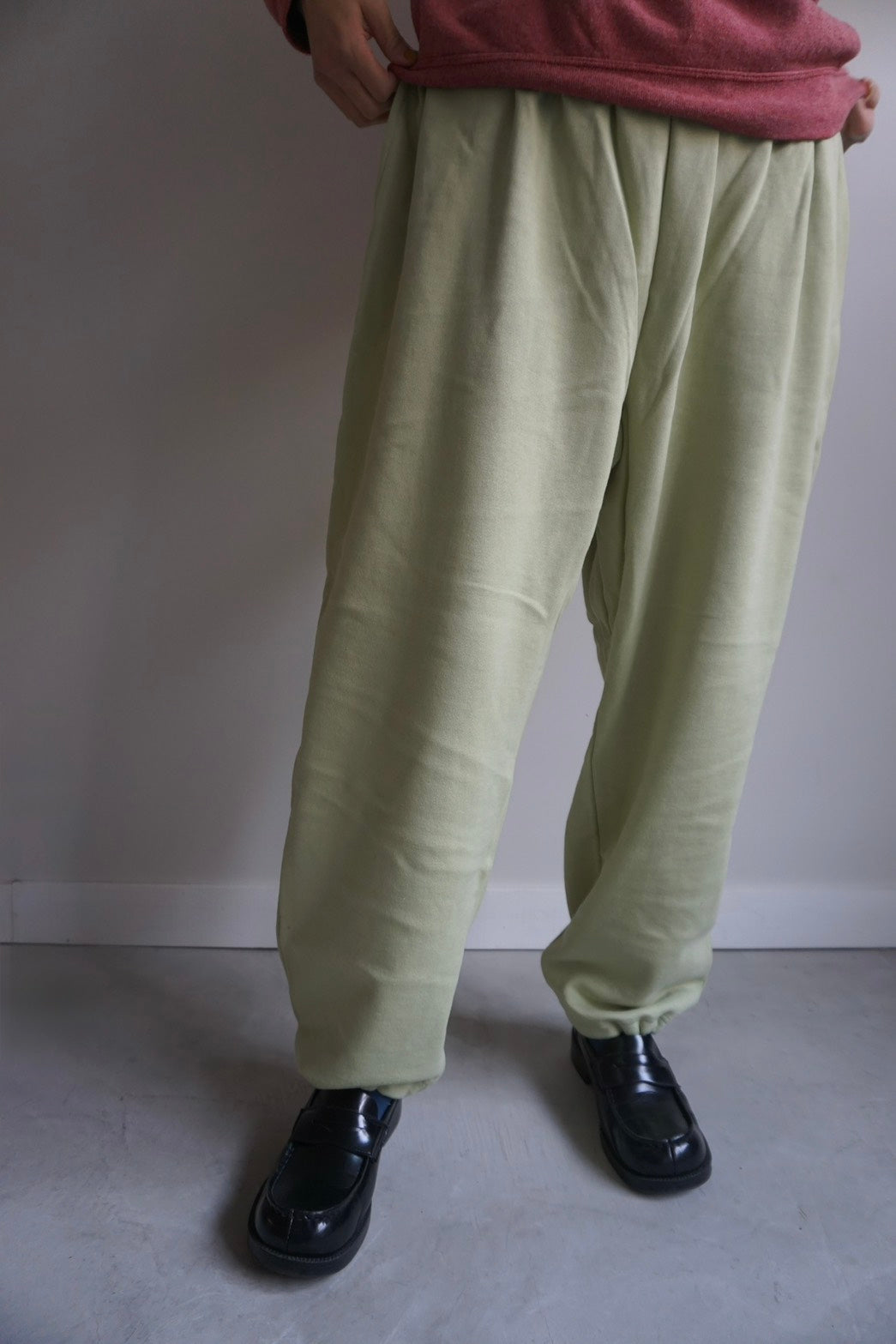 LOOSE SWEAT PANTS