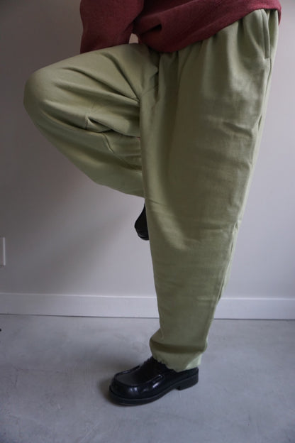 LOOSE SWEAT PANTS